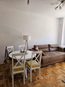 Izdajem stan na Detelinari sa garažnim mestom!!!